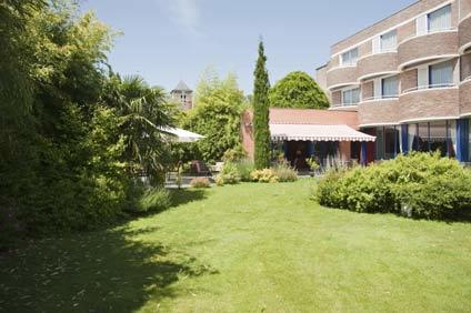 Grand De Solesmes Hotel