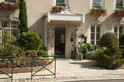 Grand De Solesmes Hotel 3*