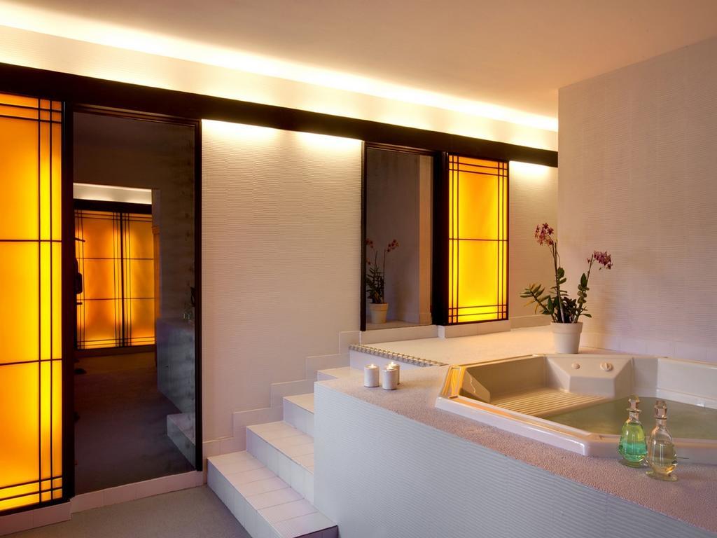 Hotel Grand De Solesmes 3*
